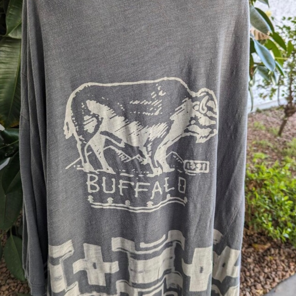 Indian and buffalo magnolia pearl top